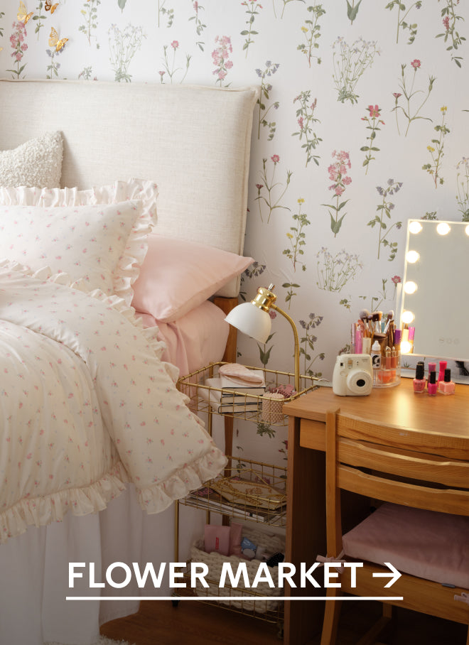 girly and floral dorm room image