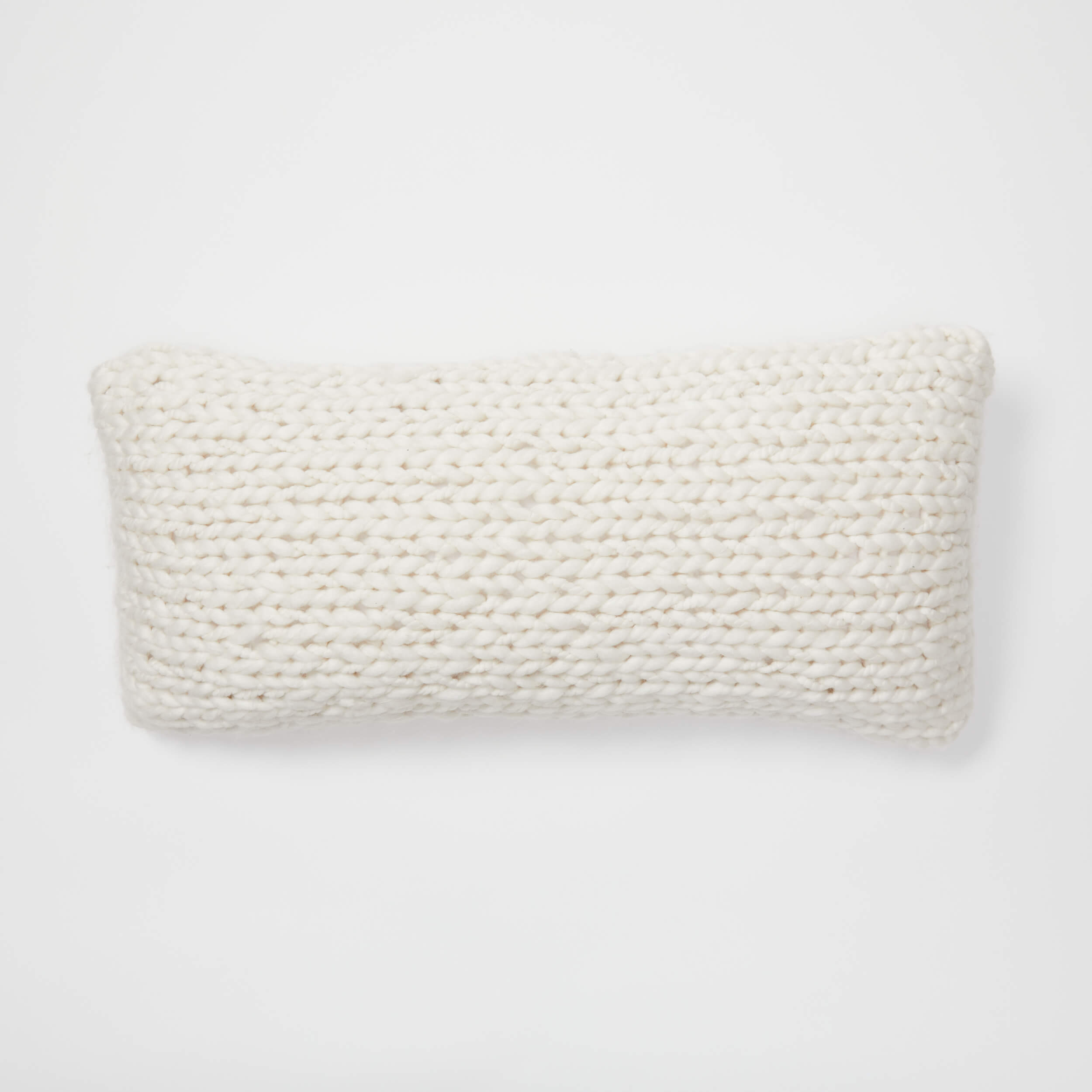 White cable deals knit pillow