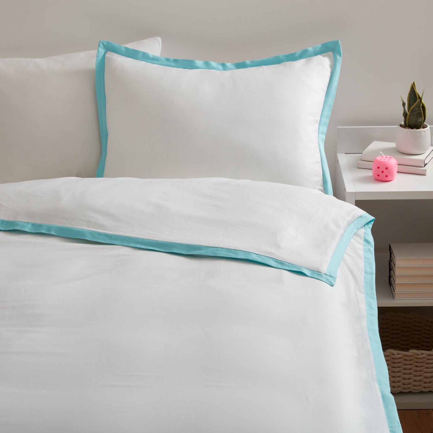 London Hotel Border Duvet Cover and Sham Set | Dorm Essentials Turquoise / Full/Queen