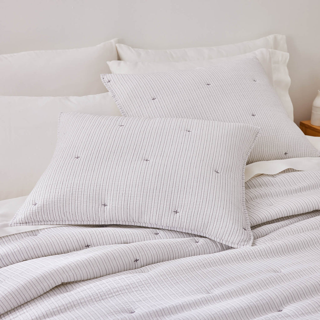 Striped Quilt and Sham Set Dorm Essentials Ivory / Twin/Twin XL